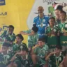 Palmeiras Sub-10 com taça da Dani Cup (Foto: Divulgação / Palmeiras) 