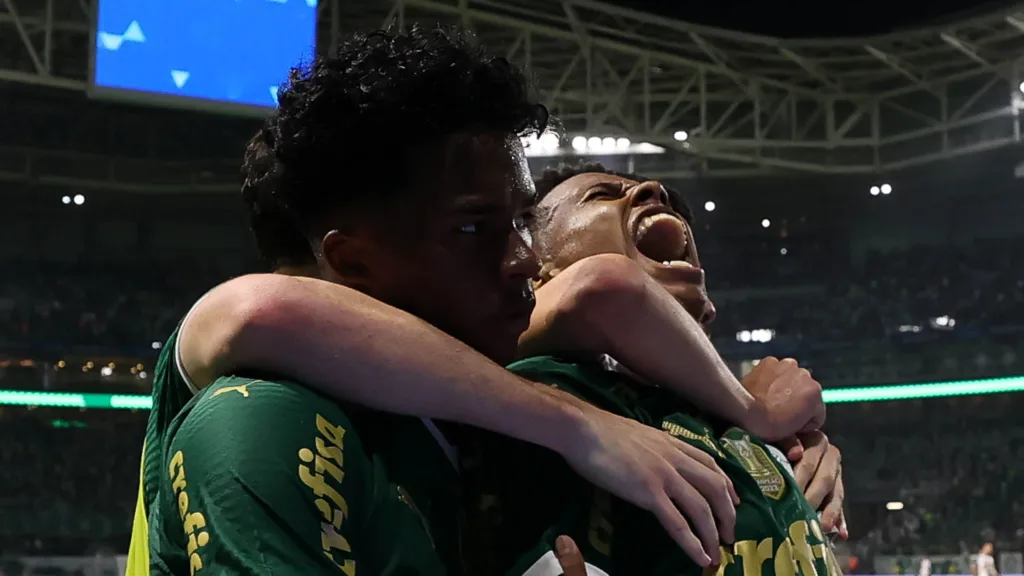 Endrick e Estêvão em ação pelo Palmeiras (Foto: Cesar Greco / Palmeiras) 