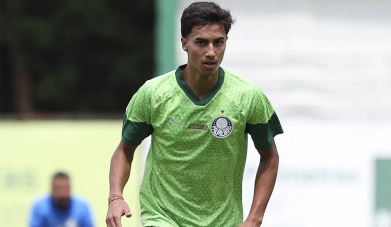 Vitor Reis em ação pelo Palmeiras (Foto: Cesar Greco/Palmeiras)