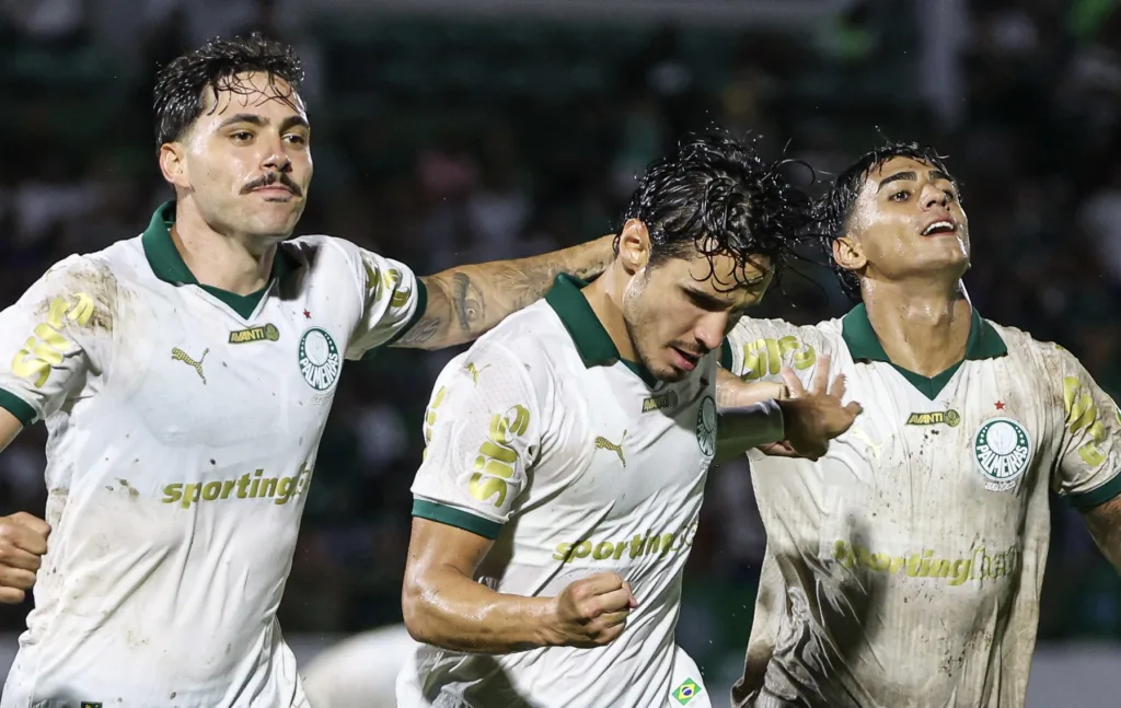 Veiga comemora assistência distribuída (Foto: Fabio Menotti/Palmeiras)