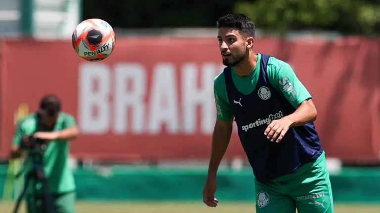 Flaco durante treino do Palmeiras na Academia (Foto: Cesar Greco/Palmeiras)