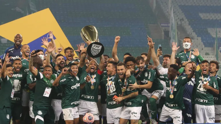 Os jogadores da SE Palmeiras, comemoram a conquista do do Campeonato Paulista, Série A1, na arena Allianz Parque contra a equipe do SC Corinthians P. (Foto: Cesar Greco)