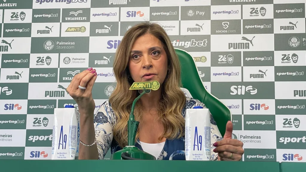 Leila Pereira concede entrevista na Academia do Palmeiras (Foto: Julia Mazarin/Nosso Palestra)