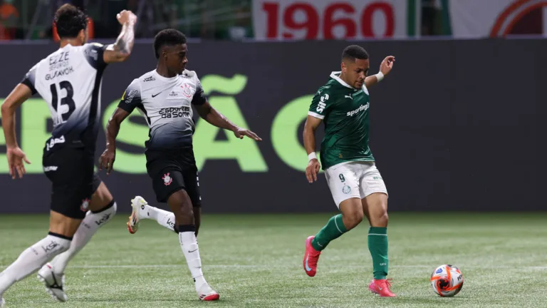 Vitor Roque pelo Palmeiras na final do Paulistão (Foto: Cesar Greco/Palmeiras)