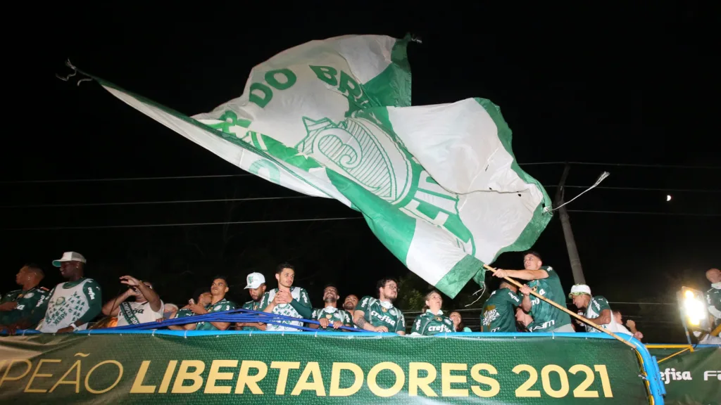 Chegada do Palmeiras à Academia de Futebol após conquista do título da Copa Libertadores da América 2021 (Foto: Fabio Menotti/Palmeiras)