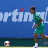 Marcos Rocha durante treino na Academia de Futebol (Foto: Cesar Greco/Palmeiras)