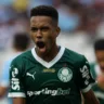 Estêvão comemora seu gol contra o Sporting Cristal durante partida válida pela fase de grupos, da Copa Libertadores, no Estádio Nacional de Lima. (Foto: Cesar Greco/Palmeiras)