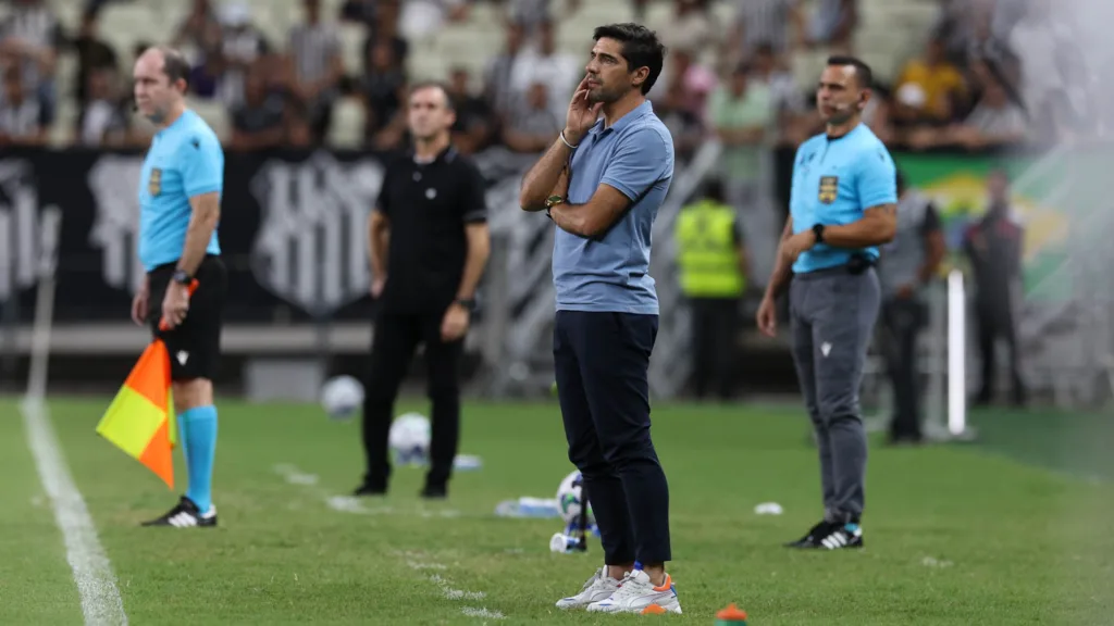 O técnico Abel Ferreira, da SE Palmeiras, em jogo contra a equipe do Ceará SC, durante partida válida terceira fase, da Copa do Brasil, na Arena Castelão. (Foto: Cesar Greco/Palmeiras/by Canon) O técnico Abel Ferreira, da SE Palmeiras, em jogo contra a equipe do Ceará SC, durante partida válida terceira fase, da Copa do Brasil, na Arena Castelão. (Foto: Cesar Greco/Palmeiras/by Canon)