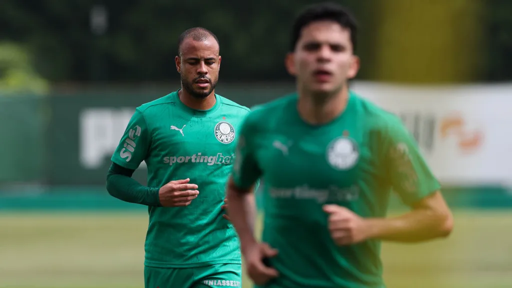 O jogador Mayke, da SE Palmeiras, durante treinamento, na Academia de Futebol. (Foto: Cesar Greco/Palmeiras/by Canon) O jogador Mayke, da SE Palmeiras, durante treinamento, na Academia de Futebol. (Foto: Cesar Greco/Palmeiras/by Canon)