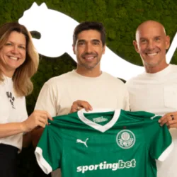 Abel Ferreira com Luciana Soares, diretora de marketing da Puma no Brasil, e Charlie Gagliardi, CEO da marca alem&atilde; no pa&iacute;s - Divulga&ccedil;&atilde;o / Puma