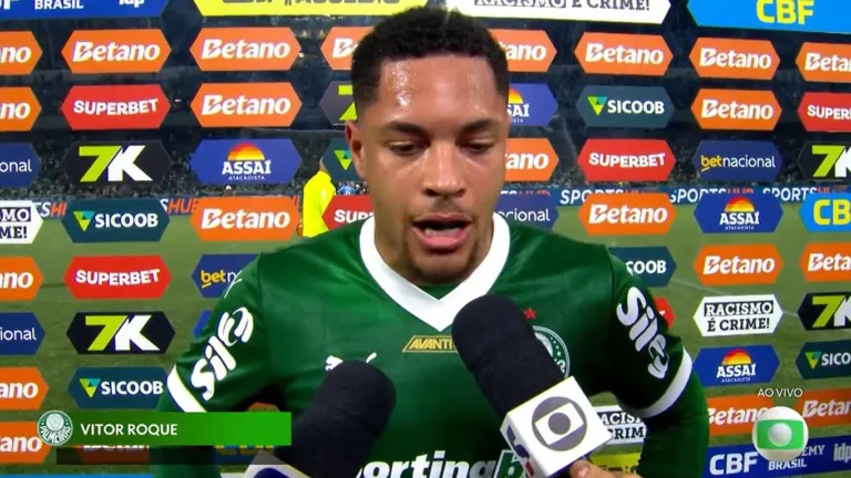 Vitor Roque, do Palmeiras, marca e cumpre promessa no Dia das Mães : 'Falei que ia fazer'