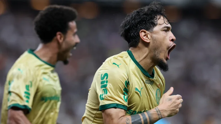 Gustavo Gómez, comemora seu gol contra o Ceará durante partida válida terceira fase, da Copa do Brasil, na Arena Castelão. (Foto: Cesar Greco/Palmeiras/by Canon)