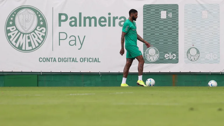 O jogador Micael, da SE Palmeiras, durante treinamento, na Academia de Futebol. (Foto: Cesar Greco/Palmeiras/by Canon)