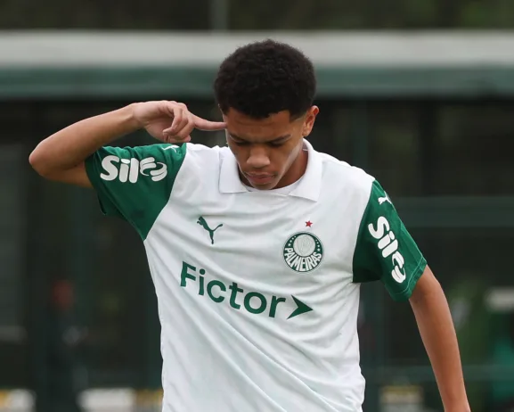 Sub-15 e Sub-17 do Palmeiras goleiam ECUS pelo Paulista