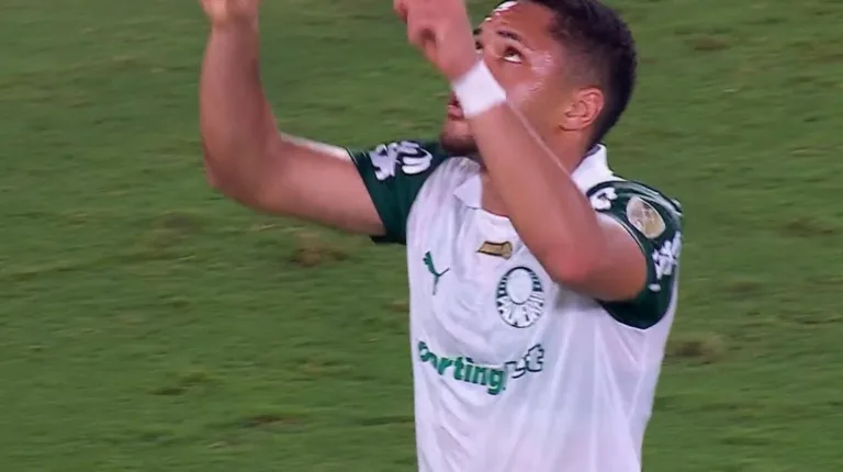 Vitor Roque se redime e marca golaço contra Cerro Porteño (Foto: Reprodução)