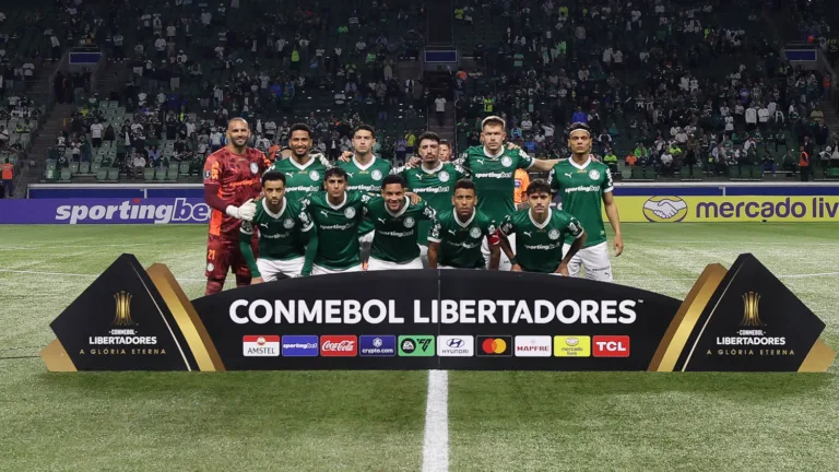 O time da SE Palmeiras, posa para foto em jogo contra a equipe do C Bolívar, durante partida válida pela fase de grupos, da Copa Libertadores, na arena Allianz Parque. (Foto: Cesar Greco/Palmeiras/by Canon)