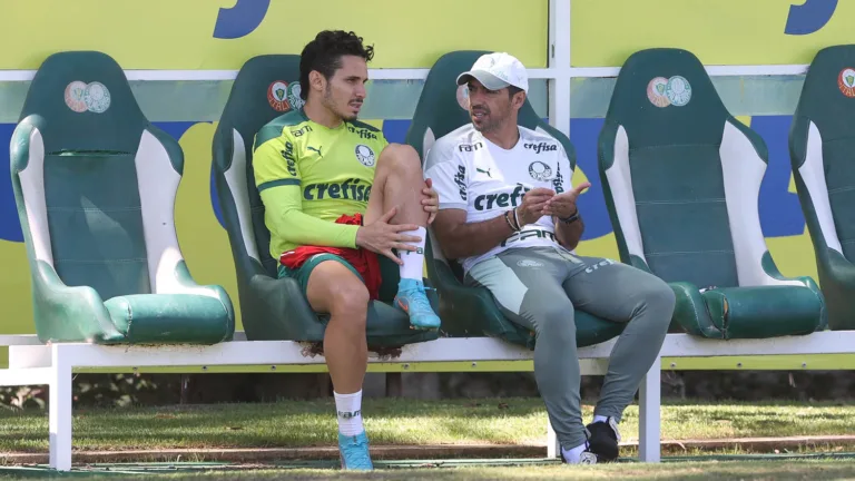 Veiga e Abel durante treinamento na Academia de Futebol. (Foto: Cesar Greco)