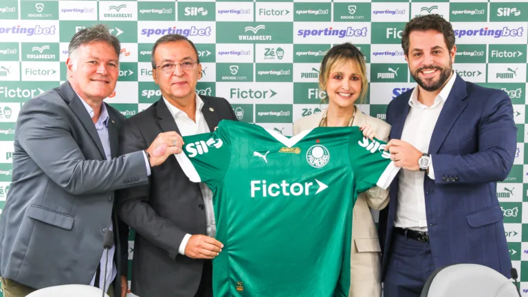 Após tentativa de resolver extrajudicialmente, empresa entra com ação contra Palmeiras e Fictor por intermediação das negociações