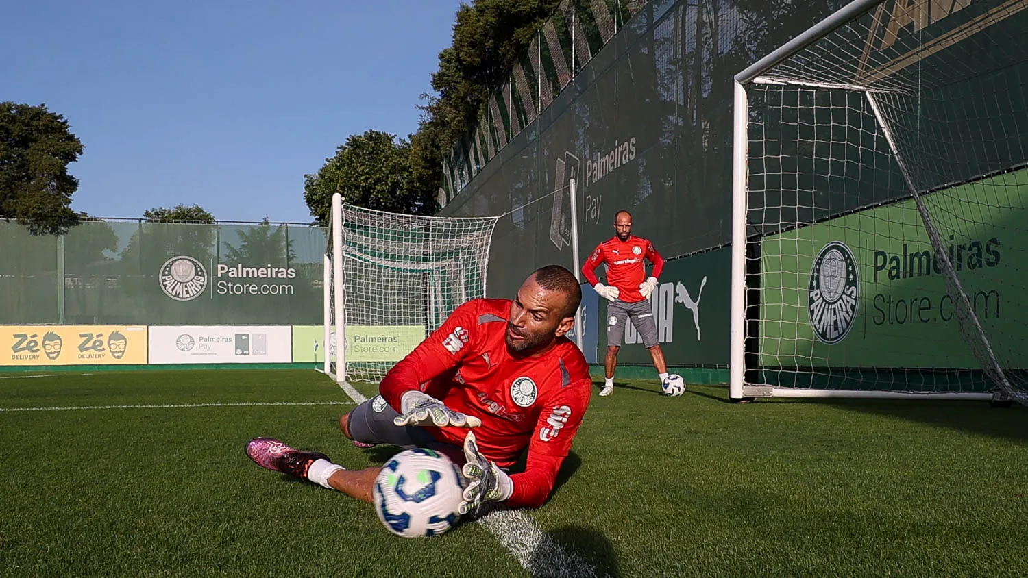 Palmeiras treina, e Weverton convoca torcida para Choque-Rei 