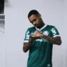 VÍDEO | Em preleção antes de Palmeiras e São Paulo, Abel Ferreira pede para que jogadores escrevam nome da mãe nas mãos