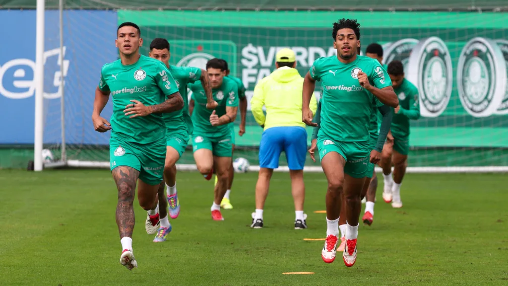 Palmeiras divulga resultado de exame de Felipe Anderson e foca no Flamengo