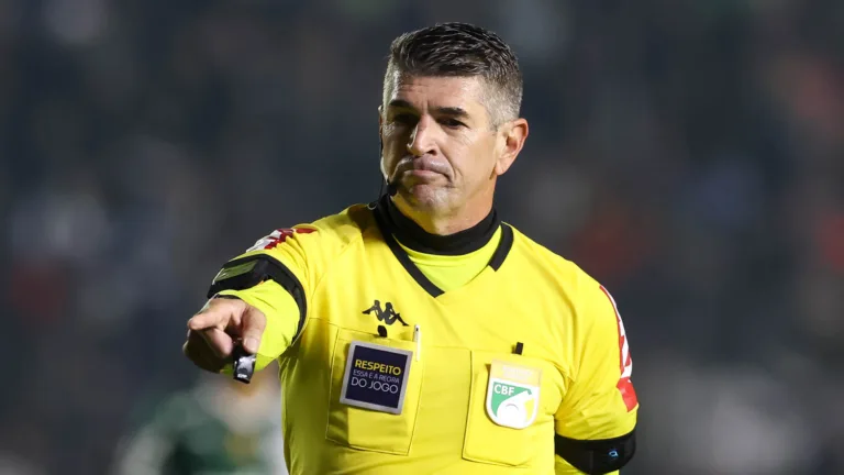 O árbitro Marcelo de Lima Henrique, do Ceará (Foto: Cesar Greco)