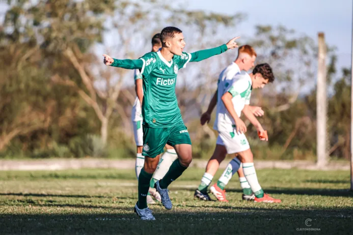 Ioannis em ação pelo Palmeiras (Foto: Reprodução/Cleiton Debona)