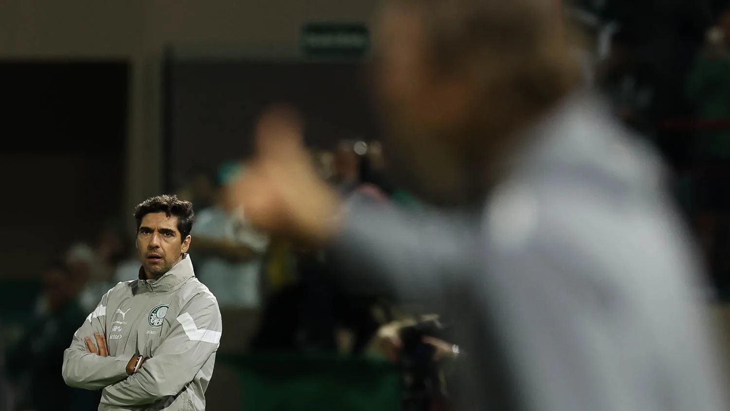Árbitro relata na súmula motivo da expulsão de Abel Ferreira no Choque-Rei vencido pelo Palmeiras