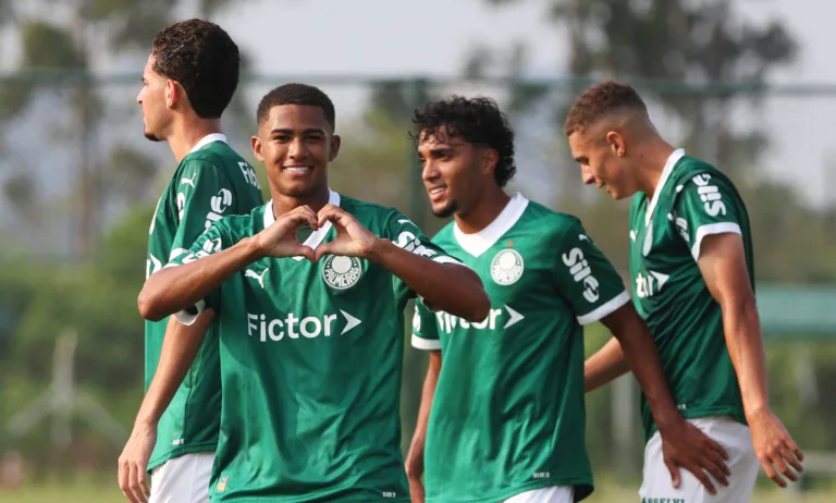 Palmeiras Sub-20 em ação pelo Paulistão (Foto: Fabio Menotti) 