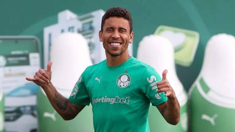 O jogador Marcos Rocha durante treinamento, na Academia de Futebol. (Foto: Cesar Greco/Palmeiras)