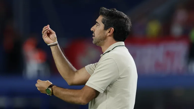 Abel elogia elenco após vitória e pede foco no Palmeiras: 'Queremos manter o hábito de ganhar'