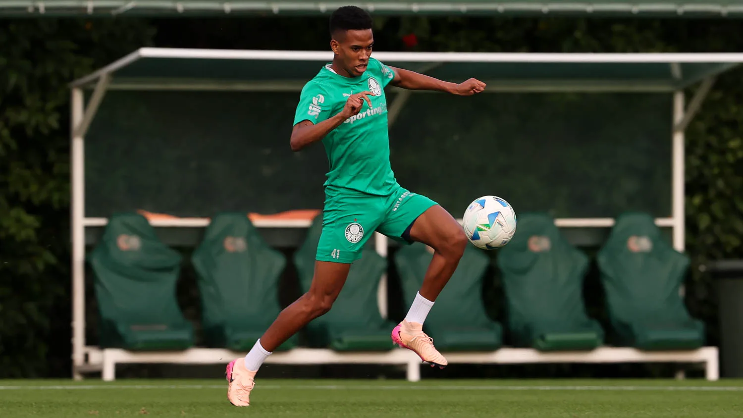Escalação do Palmeiras: Felipe Anderson desfalca equipe contra Sporting Cristal 