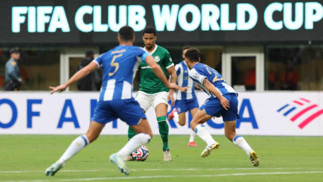 Palmeiras em ação diante do Porto pela Copa do Mundo de Clubes (Foto:César Greco) 