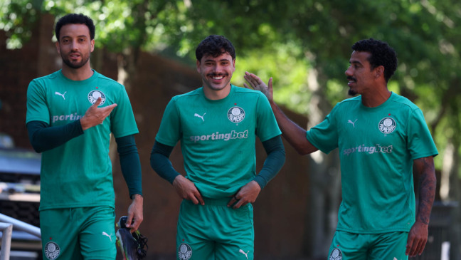 Os jogadores Felipe Anderson, Mauricio e Lucas Evangelista (E/D), da SE Palmeiras, durante treinamento, na Universidade da Carolina do Norte. (Foto: Cesar Greco/Palmeiras/by Canon)