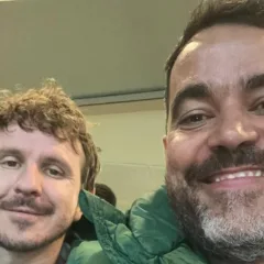 Fundador da marca KidSuper foi pajem de João Paulo Sampaio e ‘filho de intercâmbio’ do diretor do Palmeiras: 'Me chama de pai'