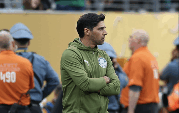 Abel Ferreira durante Palmeiras X Porto (Foto: Cesar Greco/Palmeiras/by Canon)