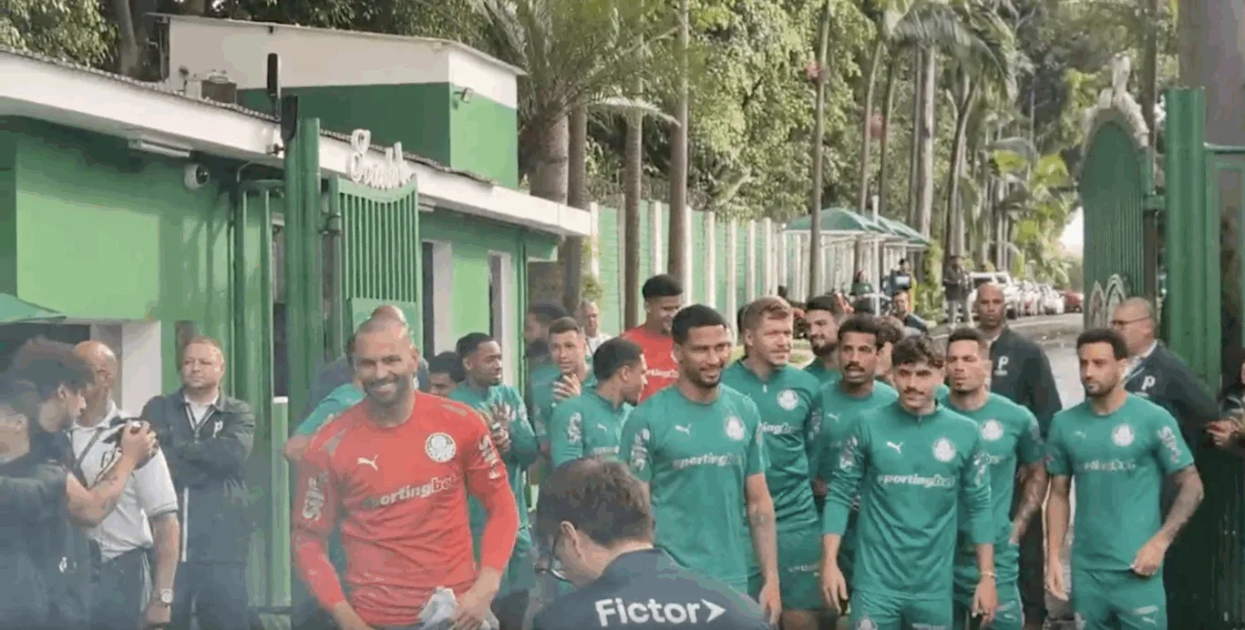 VÍDEO | Torcida do Palmeiras faz festa para elenco antes do embarque para Copa do Mundo de Clubes