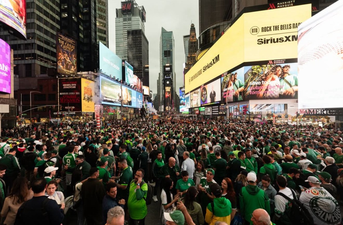 Torcida do Palmeiras faz festa em Nova York (Foto: Danilo Yshioka) Torcida do Palmeiras faz festa em Nova York (Foto: Danilo Yshioka)