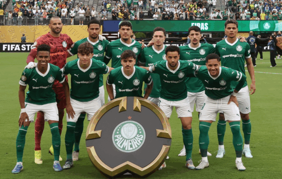 Palmeiras em ação diante do Porto pela Copa do Mundo de Clubes (Foto: Libertadores) 