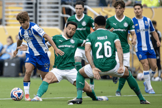 Palmeiras em ação diante do Porto pela Copa do Mundo de Clubes (Foto: Libertadores) 