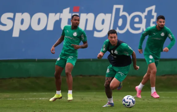 O jogador Thalys, da SE Palmeiras, durante treinamento, na Academia de Futebol. (Foto: Cesar Greco/Palmeiras/by Canon)