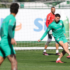 O jogador Emiliano Martínez, da SE Palmeiras, durante treinamento, na Academia de Futebol. (Foto: Cesar Greco/Palmeiras/by Canon)