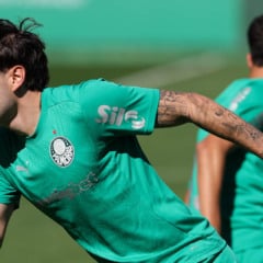 O jogador Mauricio durante treinamento, na Academia de Futebol. (Foto: Cesar Greco/Palmeiras)