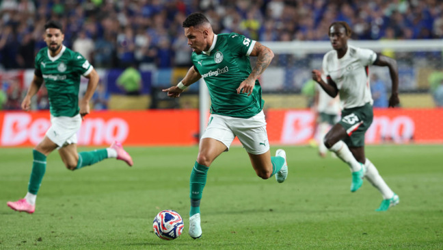 Paulinho lamenta eliminação do Palmeiras e confirma cirurgia: 'Vai me afastar pelo resto da temporada'