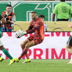 Weverton em ação contra o Chelsea pela Copa do Mundo de Clubes (Foto: Cesar Greco / Palmeiras) 