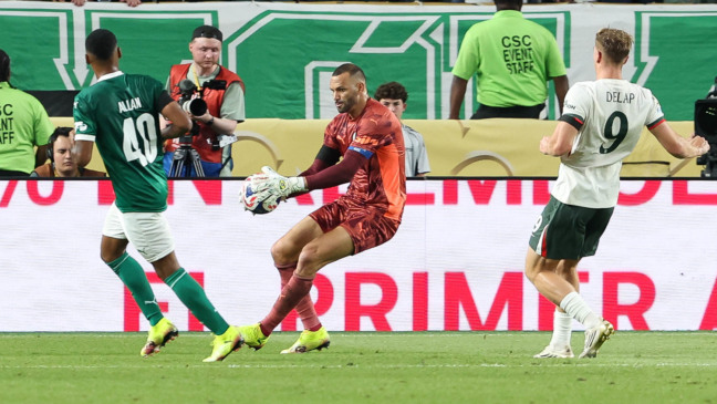 Weverton em ação contra o Chelsea pela Copa do Mundo de Clubes (Foto: Cesar Greco / Palmeiras) 