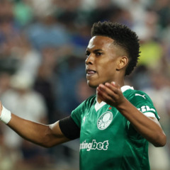 VÍDEO | Estêvão se despede de elenco do Palmeiras após eliminação na Copa do Mundo de Clubes