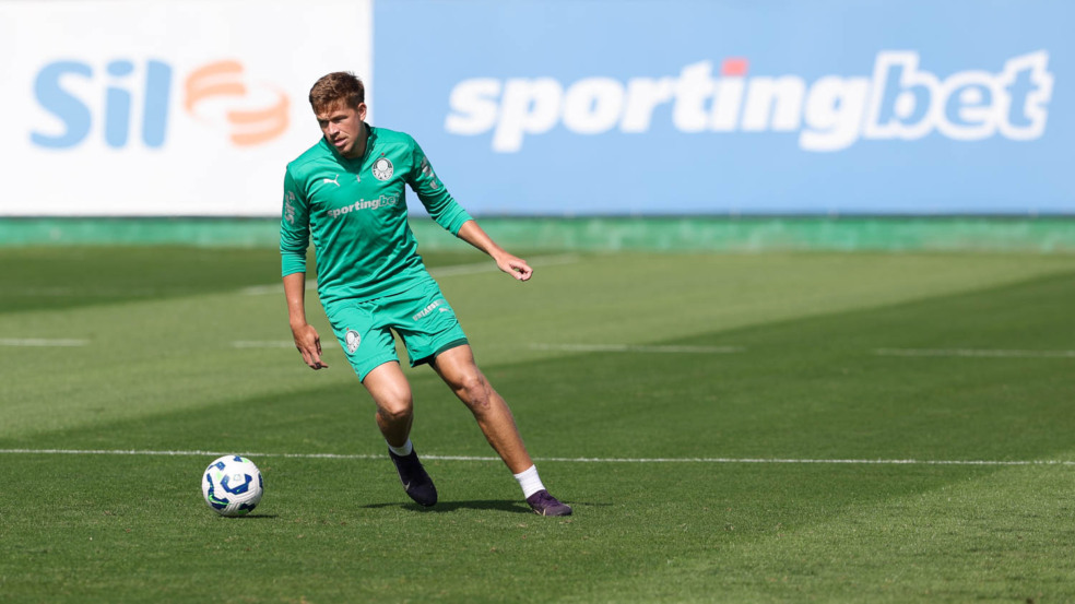 O jogador Bruno Fuchs, da SE Palmeiras, durante treinamento, na Academia de Futebol. (Foto: Cesar Greco/Palmeiras/by Canon) O jogador Bruno Fuchs, da SE Palmeiras, durante treinamento, na Academia de Futebol. (Foto: Cesar Greco/Palmeiras/by Canon)