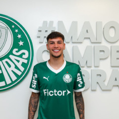 Erick Belé firmou sua renovação contratual na Academia de Futebol (Foto: Fabio Menotti/Palmeiras)
