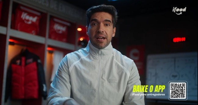 Palmeiras: Abel Ferreira protagoniza campanha do iFood e doa valor para causas solidárias